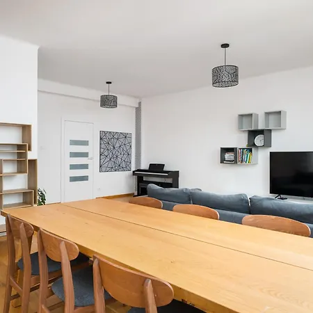 Plac Konstytucji Deluxe By Bookinghost *