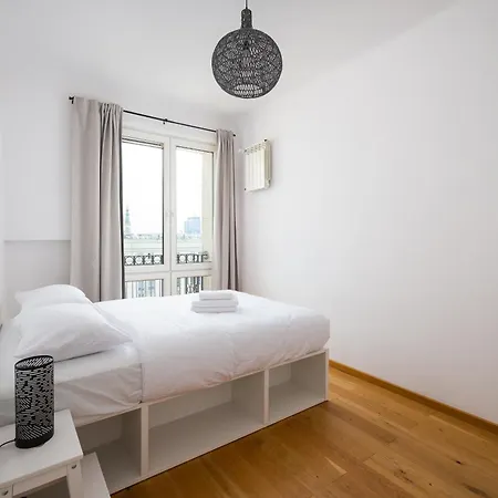 Plac Konstytucji Deluxe By Bookinghost