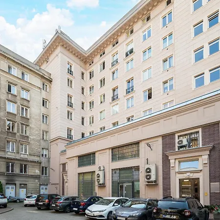 Plac Konstytucji Deluxe By Bookinghost *