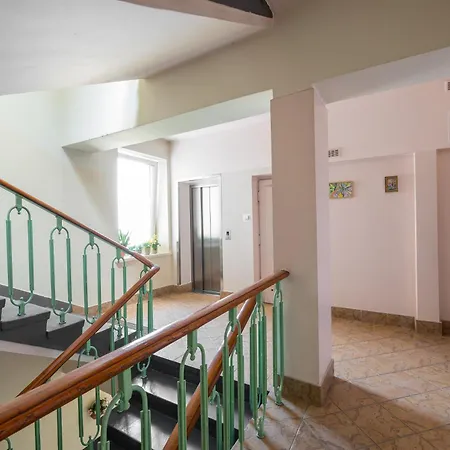 Apartment Plac Konstytucji Deluxe By Bookinghost Warschau