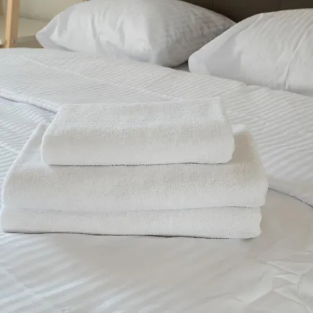 Plac Konstytucji Deluxe By Bookinghost *